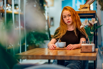 Портрет в кофейне / модель Жанна Смирнова