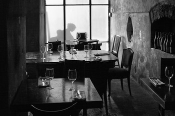 Гости идут / &quot;Яэзер бен яин&quot; (да поможет тебе вино) - один из старейших ресторанов Тель Авива, принадлежавший журналисту Шаулю Эврону, большому знатоку и любителю вкусно поесть...