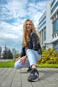 "В городе" / "В городе"
14 августа 2020 года.
Фотосессия проходила в г. Екатеринбург.
Модель: Катя Петрова
Фотограф: Анастасия Белякова