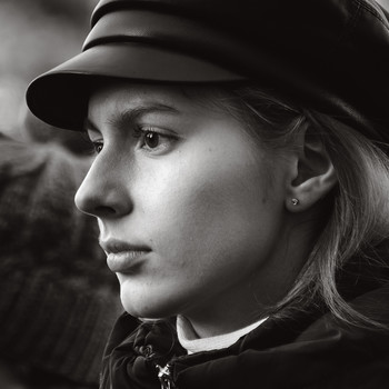 &nbsp; / Портрет девушки