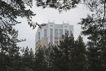 " " " / Вид на город из парка.