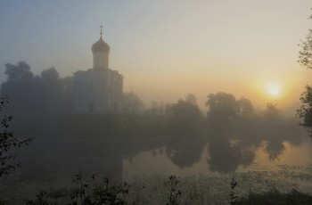 Утро туманное / Храм Покрова на Нерли туманным утром особенно хорош!