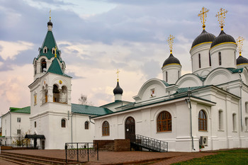 в монастыре / Спасо-Преображенский монастырь в г. Муроме. один из самых старых монастырей России