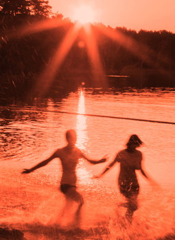 Воспоминание о первой любви... / Лето на закате...