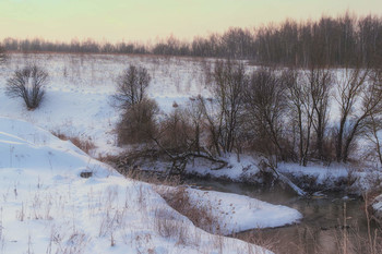 У излучины реки в зимний день / Зимние сюжеты