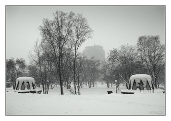 в городе снегопад / [img]https://i.imgur.com/KyY2PHH.jpg[/img]