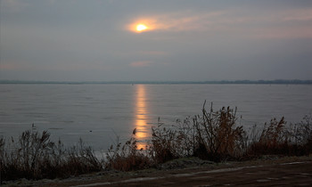 Декабрьское солнце / На берегу озера Неро.