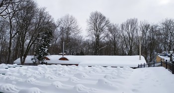 Необычные сугробы / Мело, мело по всей земле...
