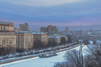 зимний вид Москвы / утро