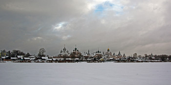 Ростовская панорама / Декабрьский вид на Ростов Великий со льда озера Неро.