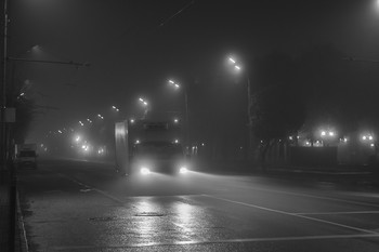 Ночные улицы / Street in the misty night///