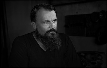 Василий. / Арт-дизайнер. Специализация -- металл. Минск, Беларусь.