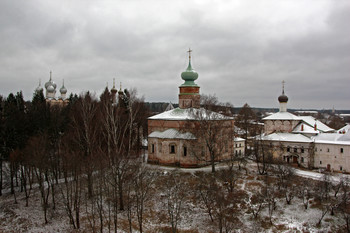 Взгляд со смотровой площадки / Ростовский Борисоглебский монастырь со смотровой площадки башни "Максимовка".