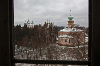 Из окна / Ростовский Борисоглебский монастырь из окна смотровой башни.