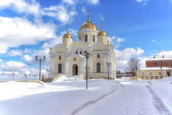 Собор Спаса Преображения. / весна, Кашира, Никитский монастырь, Собор Спаса Преображения.