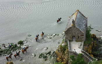 "За подвесками королевы..." / Нормандия