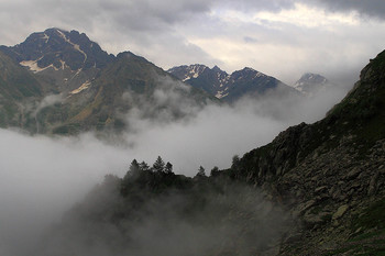 Доломиты / Кавказ. Узункол. Вил из под перевала Мырды