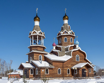 В старых традициях / храм , деревянный