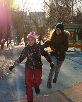 Весенние лучи. Пятница / Весенние лучи. Догонялки в лучах солнца.