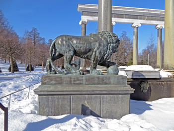 Петергоф. Весна / Петергоф. Нижний парк