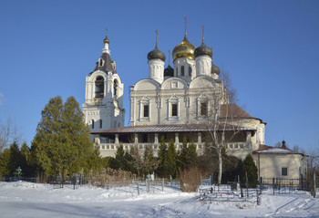 Троицкий собор Марчуговской Пустыни / весна, утро, Марчуговская Пустынь, Фаустово, Воскресенский район, Подмосковье.