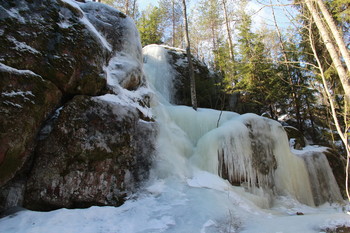 Весенний замороженный Монрепо / Белоснежно - весенняя сказка парка Монрепо.
Прогулки по ЭКО тропе своего рода заряд некой позитивной энергетикой от матушки природы, свежий воздух в тандеме с неповторимыми сказочными пейзажами позволяет отдохнуть духовно и с пользой для здоровья.