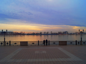 Ростовский закат / Как в той песне пелось группы Ария. Я вижу как закат стекла оконные плавит