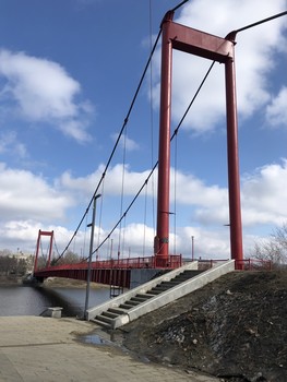 Весна. Мост. / Пешеходный мост через реку Сура в Пензе