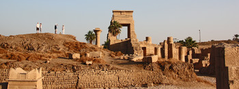 В Карнаке / Карнакский храм, Луксор, Египет. 2010 г.