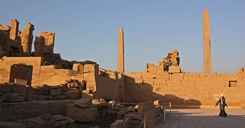 На задворках Карнакского храма / Египет, Луксор, Карнакский храм. 2010 г.