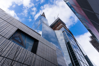 &nbsp; / New York merging into the sky