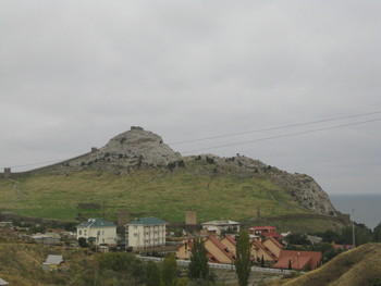 Генуэзкая крепость / Памятник старины