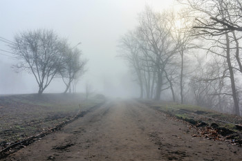 Опять, по дороге в туман.. / Апрель, середина.. Утро туманное, после дождя. Вдаль в туман..Тональная перспектива.. Дорога, которая строится.. В тумане моря... Сильный туман утром в апреле.