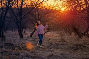 Упоительный вечер весны / модель Юлиана Смирнова