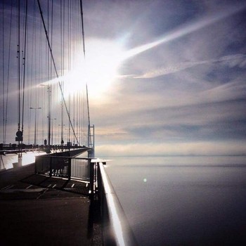 &nbsp; / An early morning run across the Humber Bridge lead to not knowing were the river started and world stopped.