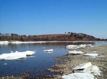 Ледоход на Иркуте / Иркутская область. Река Иркут.