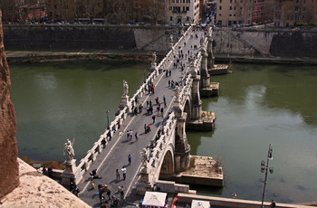 Мост Сант-Анджело / Мост через Тибр у замка Сант=Анджело. Рим, 2012 г.