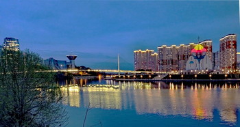 Павшинская пойма / Павшинский мост открыт в 2014, павшинский храм Николая Чудотворца освящен в 2020.