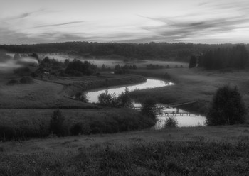 Петляет речка Лема в сумерках ночных / Река Лема протекает по одноимённому старинному селу в Кировской области.