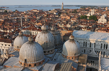 По крышам / Свинцовая крыша Сан-Марко и прочая Венеция.