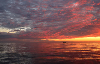 fiery sunset / Закат в Охотском море......конец лета 2020