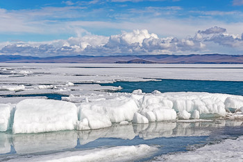 Байкал. Апрель на Малом море. / Таяние льдов на Байкале.