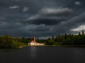 Перед майским дождем. / Перед майским дождем. Приоратский парк, Гатчина.