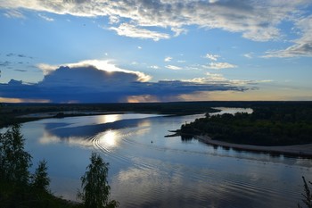 Вечереет на Оке / Летний вечер на реке Оке , в черте города Павлово.