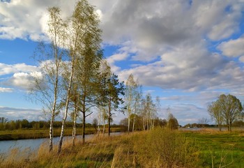 Облака .Река. Весна / Облака , река, весна