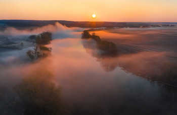 Весенний туман / Рассвет на реке Красивая Меча.
Конец апрель, 2021 год.
Лебедянский район, Липецкая область.