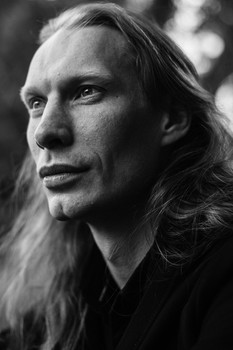 &nbsp; / фото: Марина Щеглова
в кадре: Дмитрий Шах

#sheglovaphoto #фотографмаринащеглова #фотографмосква #москва #портрет #мужскойпортрет #bnw