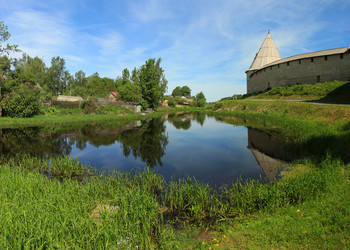 У крепости / Старая Ладога