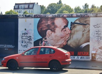 Берлинская стена / ***