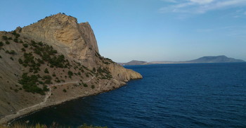 Царская тропа / Приезжая на отдых в Крым царь Николай Второй любил прогуливаться с семьёй по этой тропе.За что позже она получила наименование Царская Тропа.